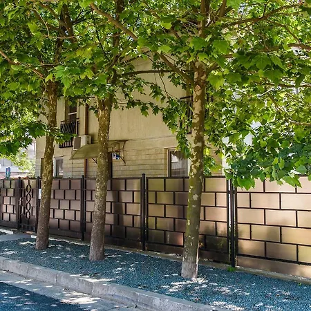 Apartment Cu Gradina Ariel & Nemo