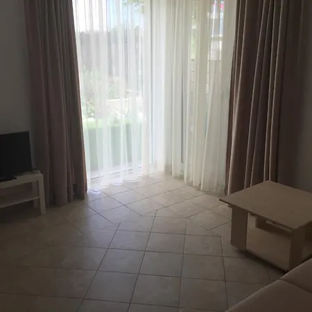 Apartmán Cu Gradina Ariel & Nemo *