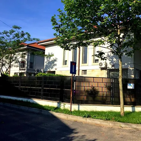 Cu Gradina Ariel & Nemo Apartmán