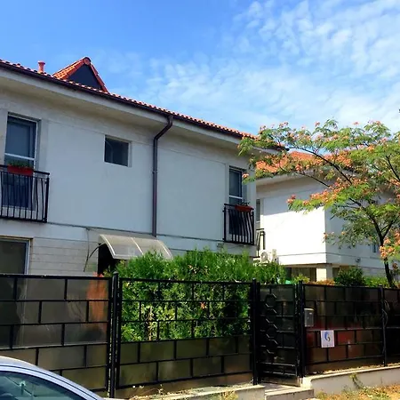 Apartament Cu Gradina Ariel&nemo
